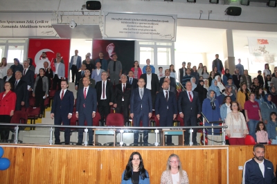 Tokat' ta " 19 Mayıs Atatürk'ü Anma Gençlik ve Spor Bayramı " Düzenlenen Tören ile Kutlandı.