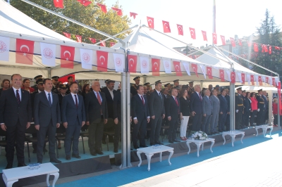 "29 EKİM CUMHURİYET BAYRAMI" DÜZENLENEN TÖRENLE KUTLANDI